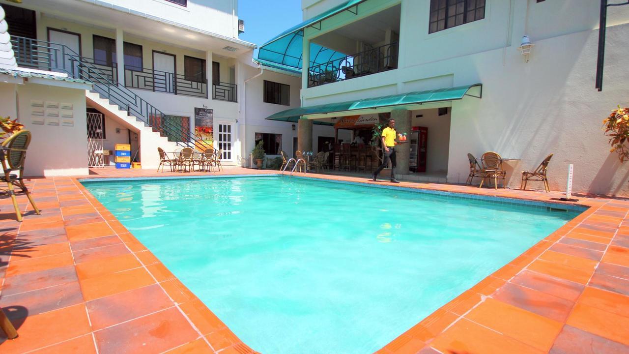 Brandsville Hotel Georgetown Bagian luar foto